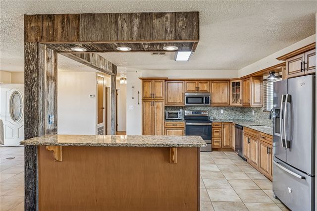 2892 W FM 884, Yorktown, TX 78164