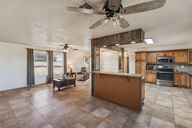 2892 W FM 884, Yorktown, TX 78164