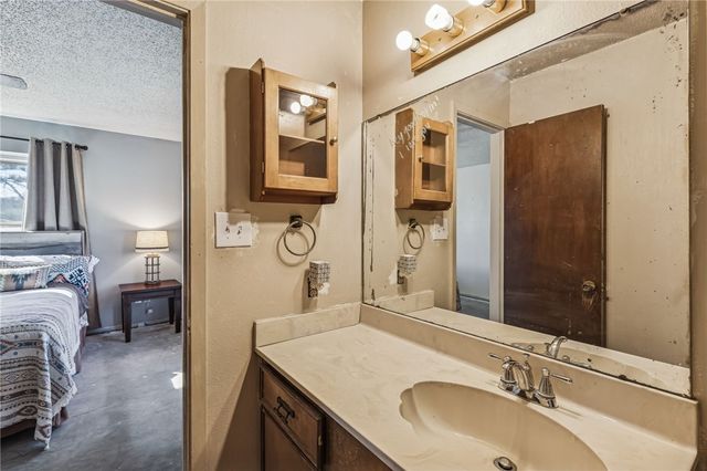 2892 W FM 884, Yorktown, TX 78164