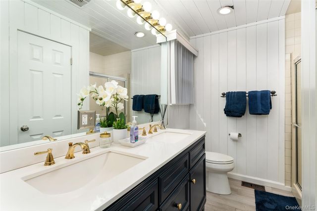 5 Bay Woods Drive, Hampton Bays, NY 11946