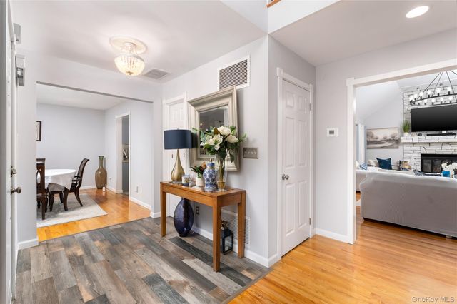 5 Bay Woods Drive, Hampton Bays, NY 11946