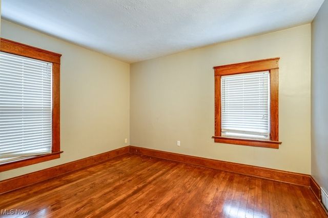 87 Hawthorne Avenue, Akron, OH 44303