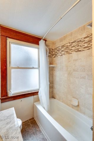 87 Hawthorne Avenue, Akron, OH 44303