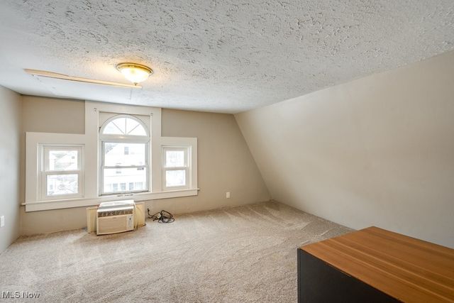 87 Hawthorne Avenue, Akron, OH 44303