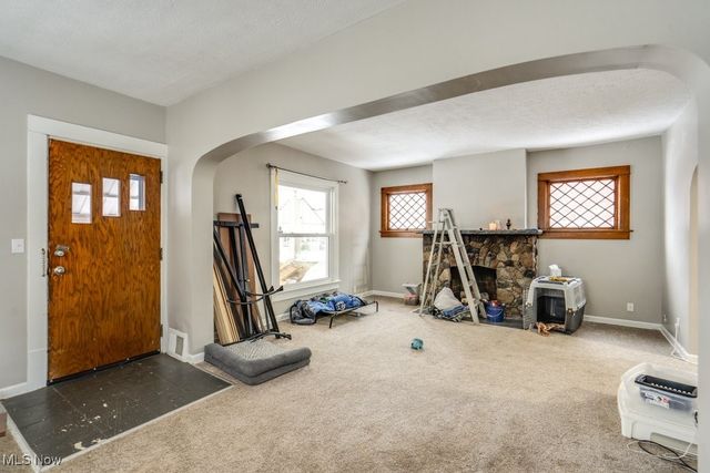 87 Hawthorne Avenue, Akron, OH 44303