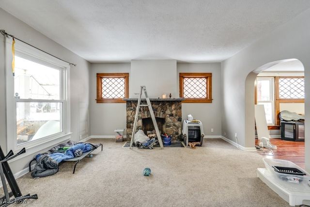 87 Hawthorne Avenue, Akron, OH 44303