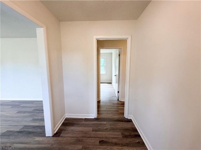 2440 Londonderry Road, Kernersville, NC 27284