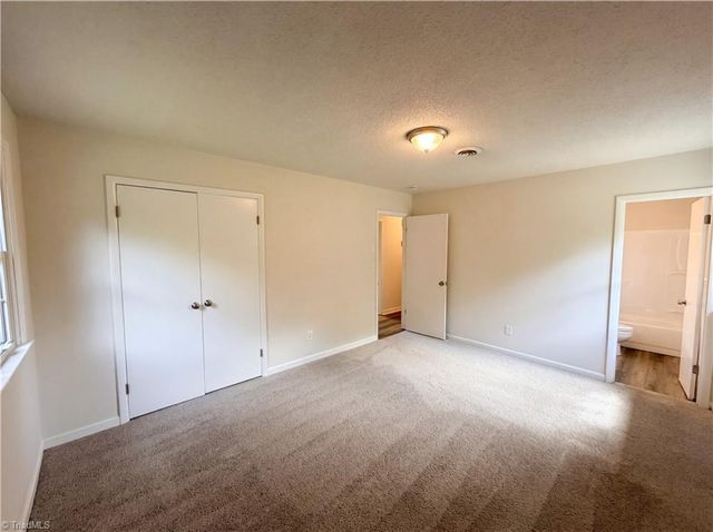 2440 Londonderry Road, Kernersville, NC 27284