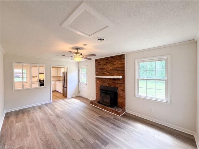 2440 Londonderry Road, Kernersville, NC 27284