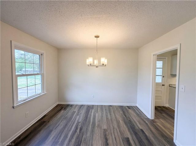 2440 Londonderry Road, Kernersville, NC 27284