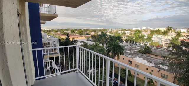 4550 NW 9th St 706E, Miami, FL 33126