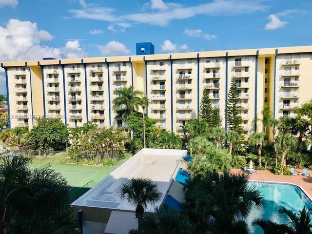 4550 NW 9th St 706E, Miami, FL 33126