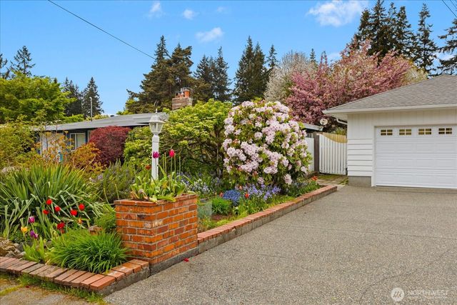 320 NW 202nd Street, Shoreline, WA 98177