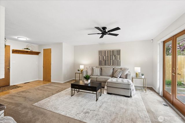 320 NW 202nd Street, Shoreline, WA 98177