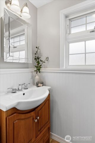 320 NW 202nd Street, Shoreline, WA 98177