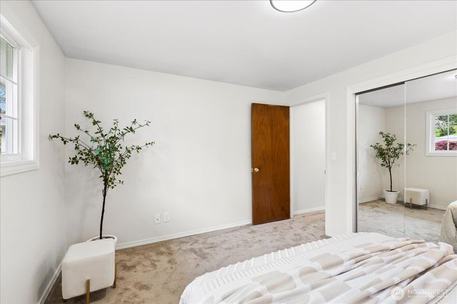 320 NW 202nd Street, Shoreline, WA 98177