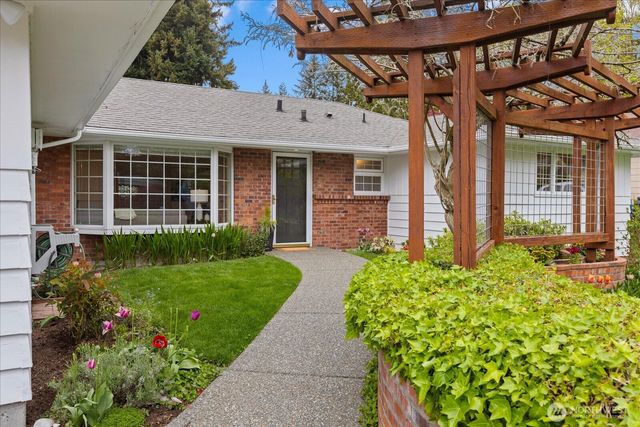 320 NW 202nd Street, Shoreline, WA 98177