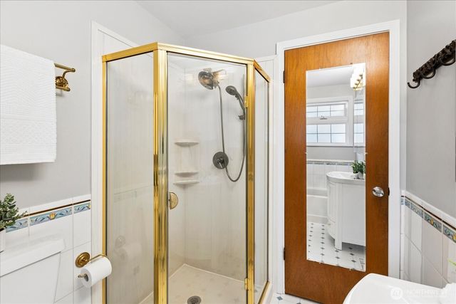 320 NW 202nd Street, Shoreline, WA 98177