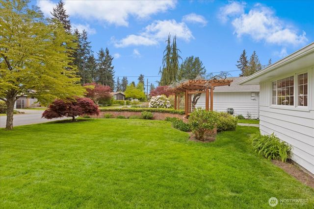 320 NW 202nd Street, Shoreline, WA 98177