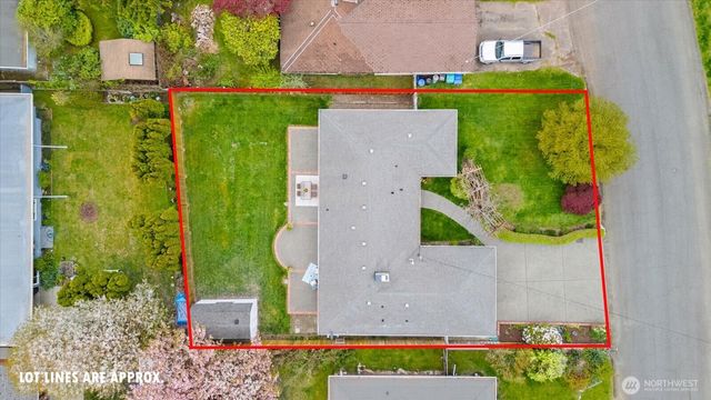 320 NW 202nd Street, Shoreline, WA 98177