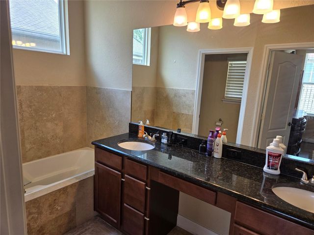 14546 NW 27TH AVENUE, Newberry, FL 32669