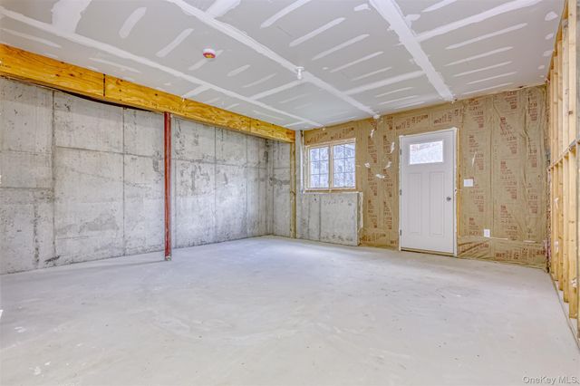 14 Silverwood Circle, Suffern, NY 10901