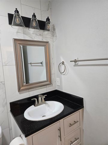 2209 Singletree Ave A, Austin, TX 78727