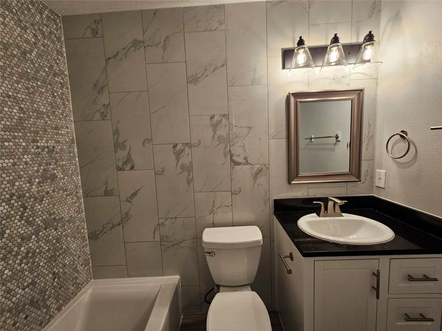 2209 Singletree Ave A, Austin, TX 78727