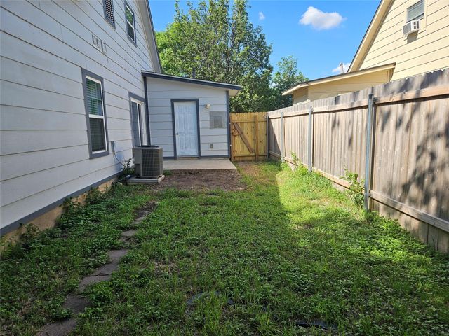 2209 Singletree Ave A, Austin, TX 78727