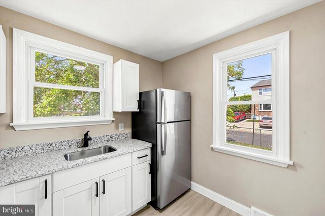 1022 LAWNTON TER, Glenolden, PA 19036