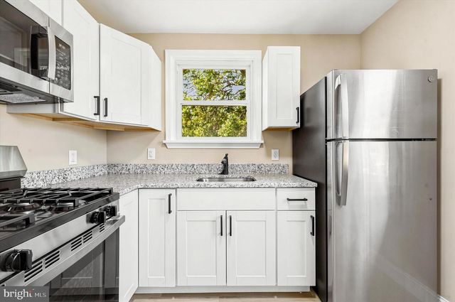 1022 LAWNTON TER, Glenolden, PA 19036