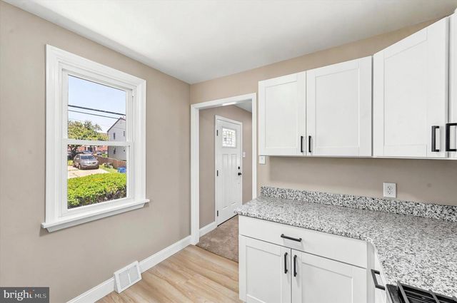 1022 LAWNTON TER, Glenolden, PA 19036
