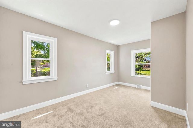 1022 LAWNTON TER, Glenolden, PA 19036