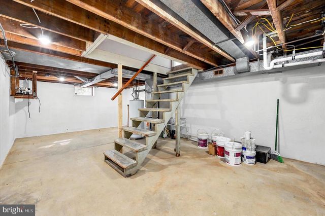 1022 LAWNTON TER, Glenolden, PA 19036