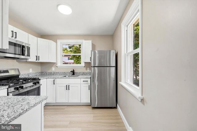 1022 LAWNTON TER, Glenolden, PA 19036