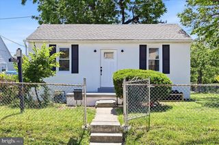 1022 LAWNTON TER, Glenolden, PA 19036