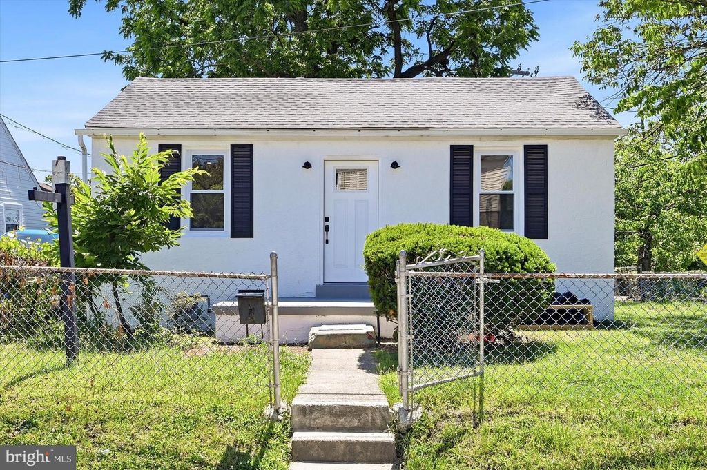 1022 LAWNTON TER, Glenolden, PA 19036