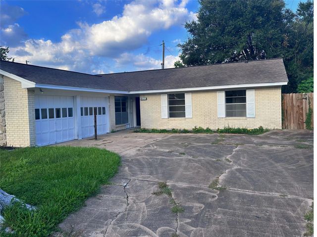 8411 Braeburn Valley Drive, Houston, TX 77074