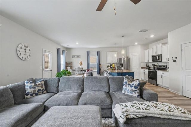 424 Prescott Way, Villa Rica, GA 30180