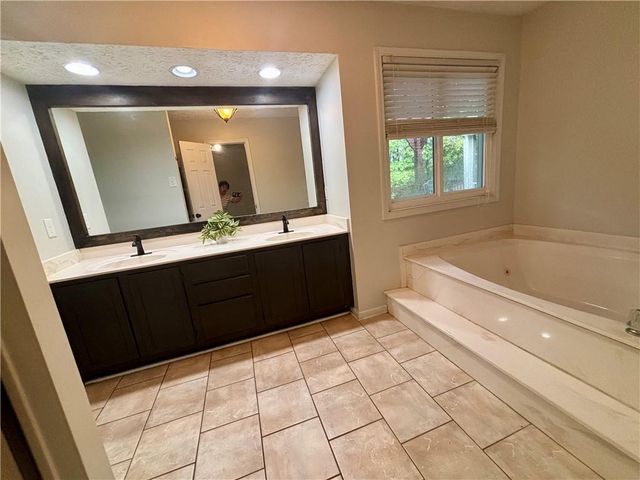 523 Bluff Court, Woodstock, GA 30188