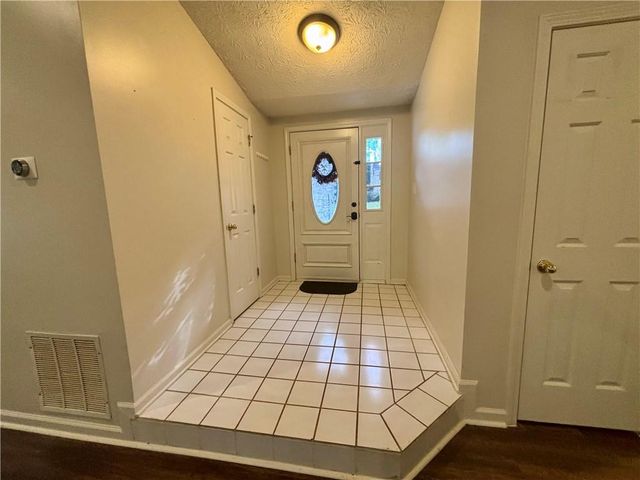 523 Bluff Court, Woodstock, GA 30188