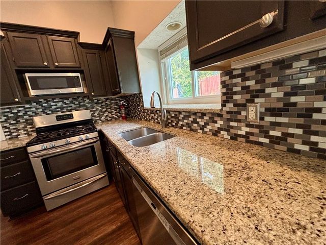 523 Bluff Court, Woodstock, GA 30188
