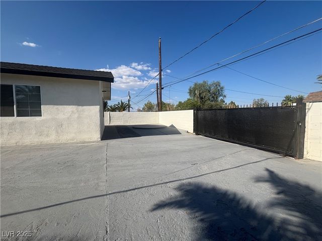 724 North 9th Street 1, Las Vegas, NV 89101