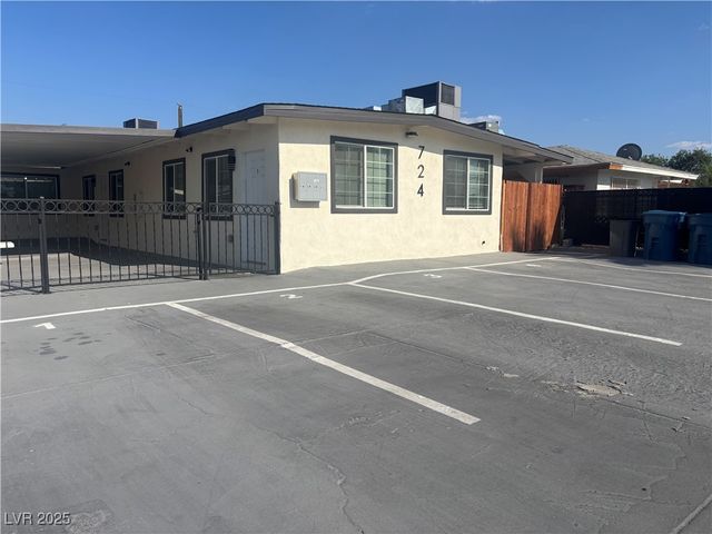 724 North 9th Street 1, Las Vegas, NV 89101