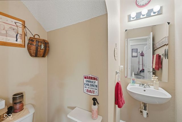 2274 Hampton Drive, Franklin, IN 46131