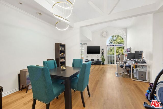 10715 Camarillo Street 307, North Hollywood, CA 91602