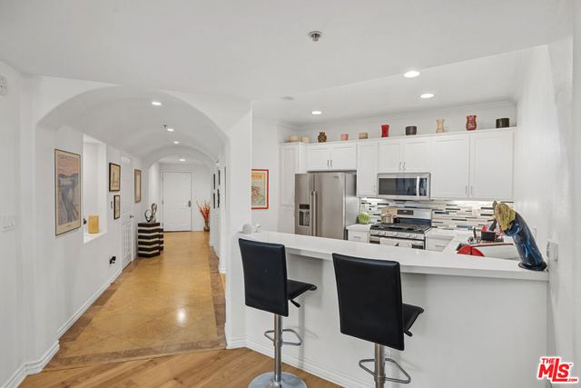 10715 Camarillo Street 307, North Hollywood, CA 91602