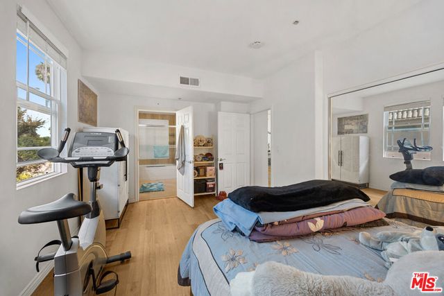 10715 Camarillo Street 307, North Hollywood, CA 91602