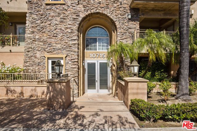 10715 Camarillo Street 307, North Hollywood, CA 91602