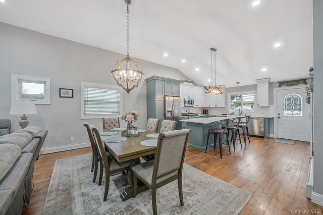 19 Honeysuckle Lane, Kings Park, NY 11754